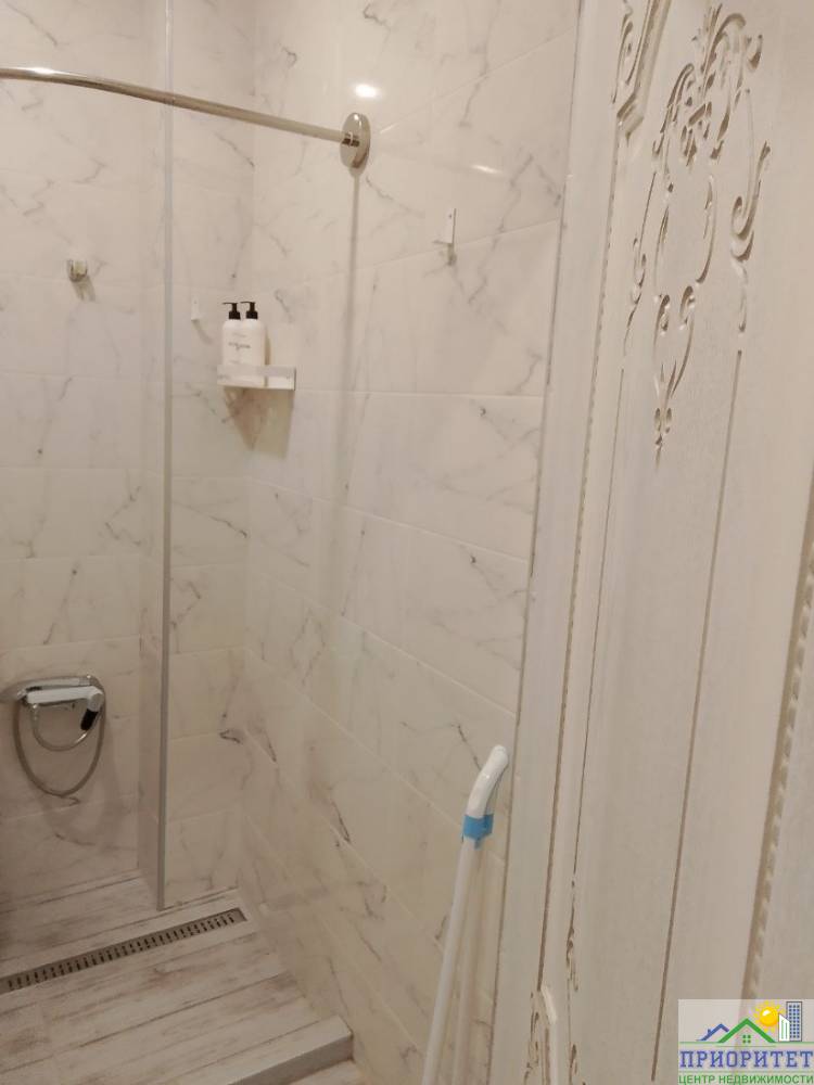 photo_5438638669871909955_y