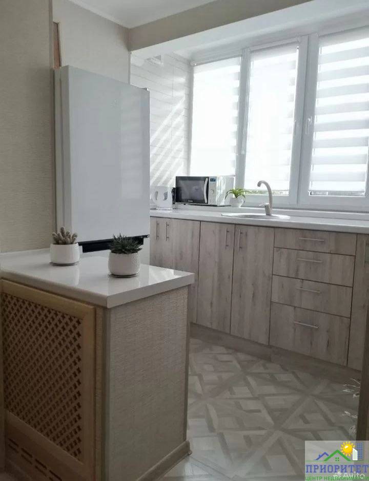 photo_5456523776980880603_y