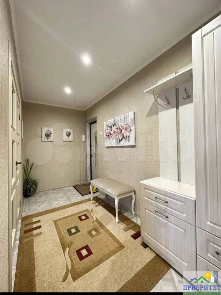 photo_5456523776980880591_y