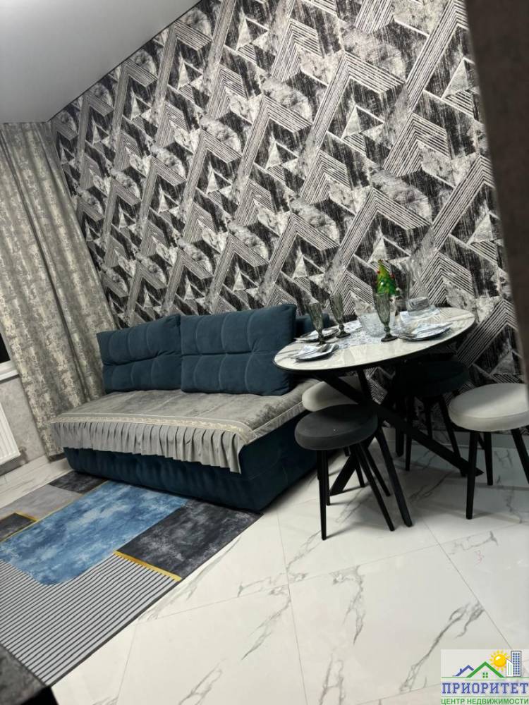 photo_5456523776980881115_y