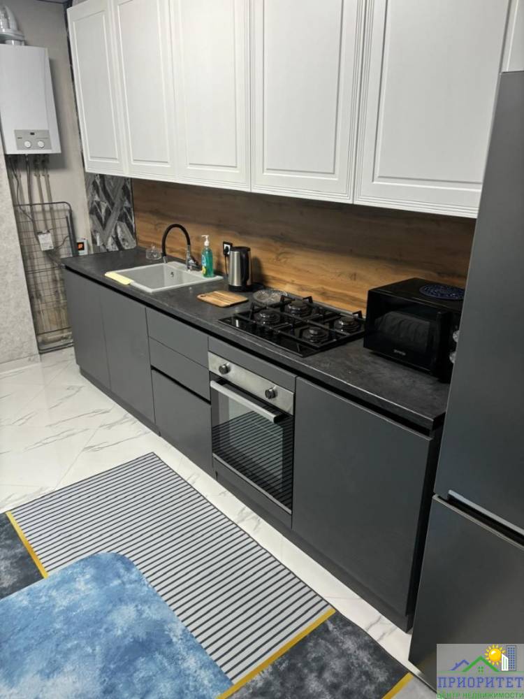 photo_5456523776980881108_y