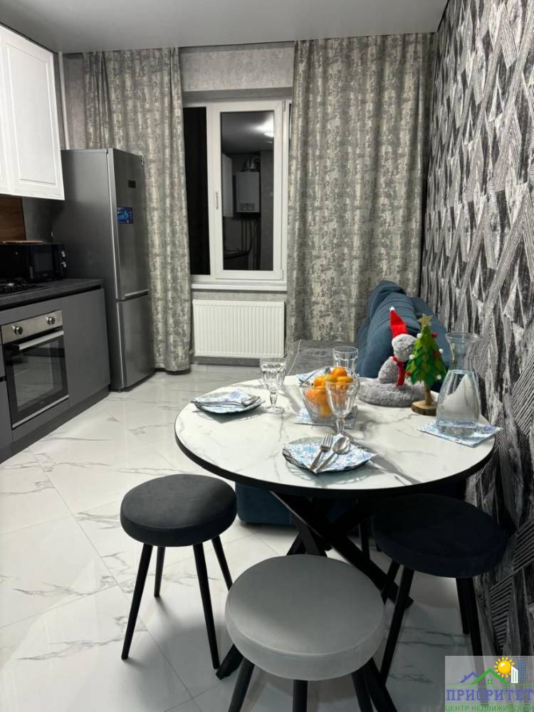 photo_5456523776980881122_y