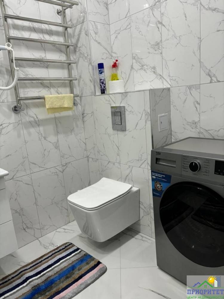 photo_5456523776980881109_y