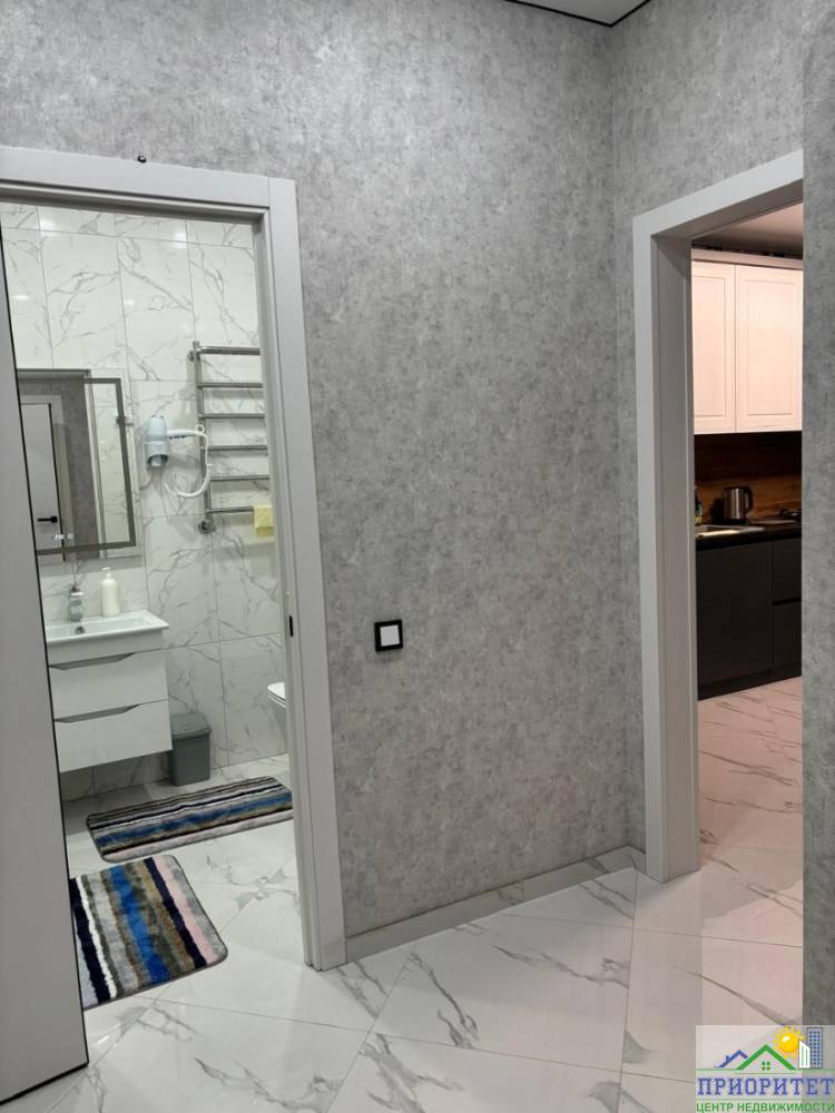 photo_5456523776980881116_y