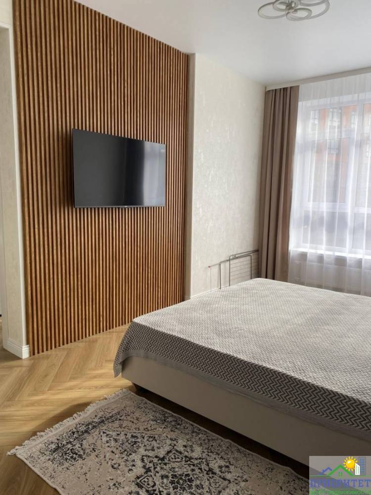 photo_5458714807302294990_y