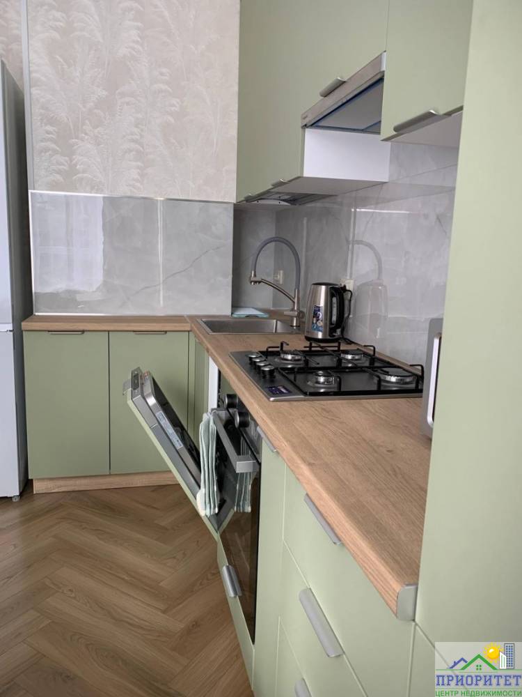 photo_5458714807302295003_y