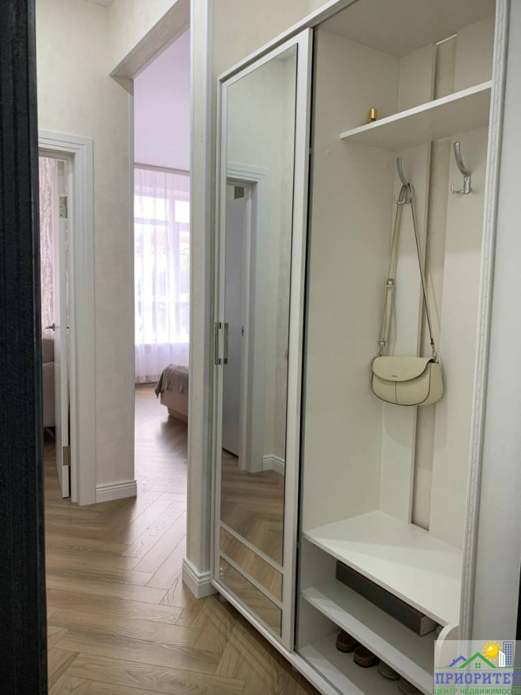 photo_5458714807302294998_y