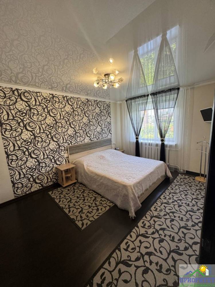 photo_5469896076052598252_y