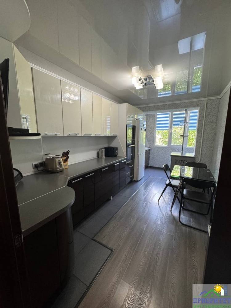 photo_5469896076052598268_y