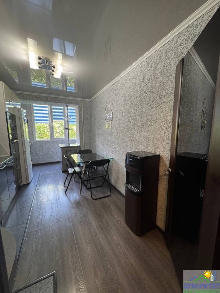 photo_5469896076052598269_y