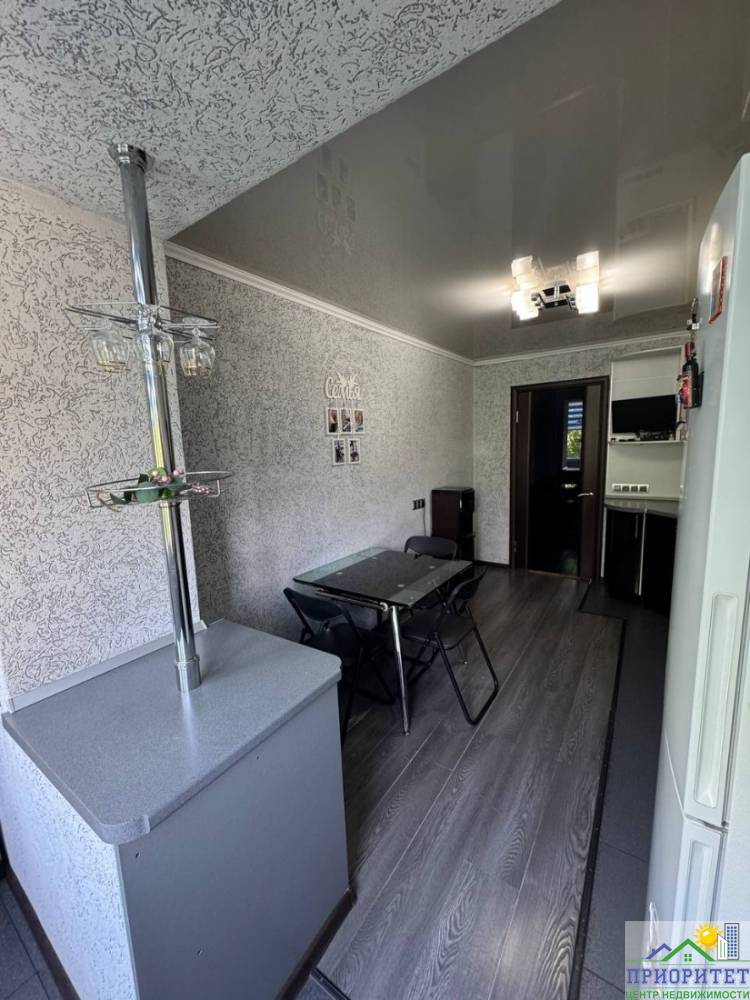 photo_5469896076052598271_y