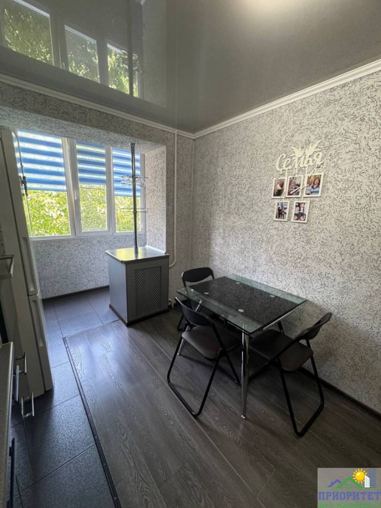 photo_5469896076052598272_y