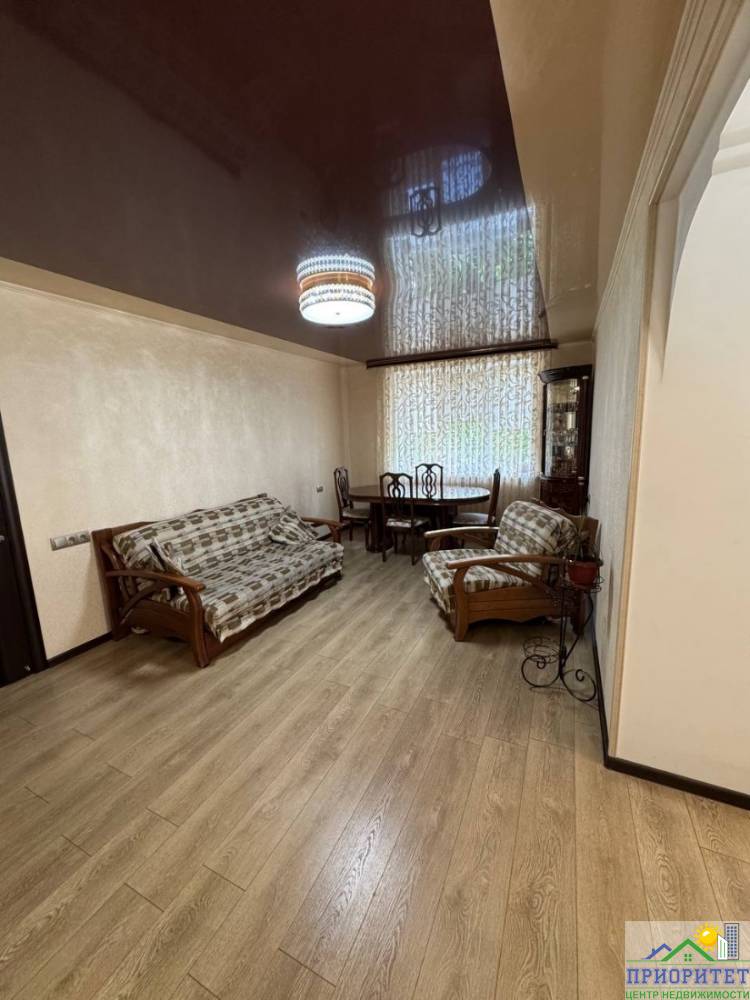 photo_5469896076052598273_y