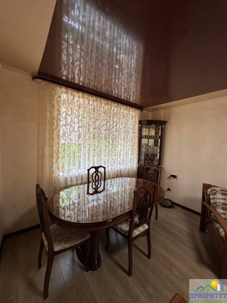 photo_5469896076052598277_y