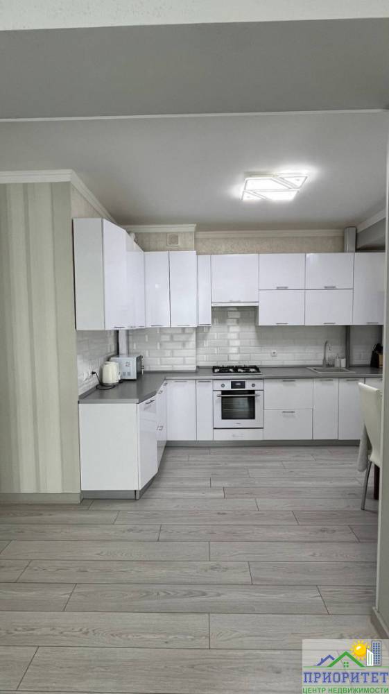 photo_5193204284160413718_y