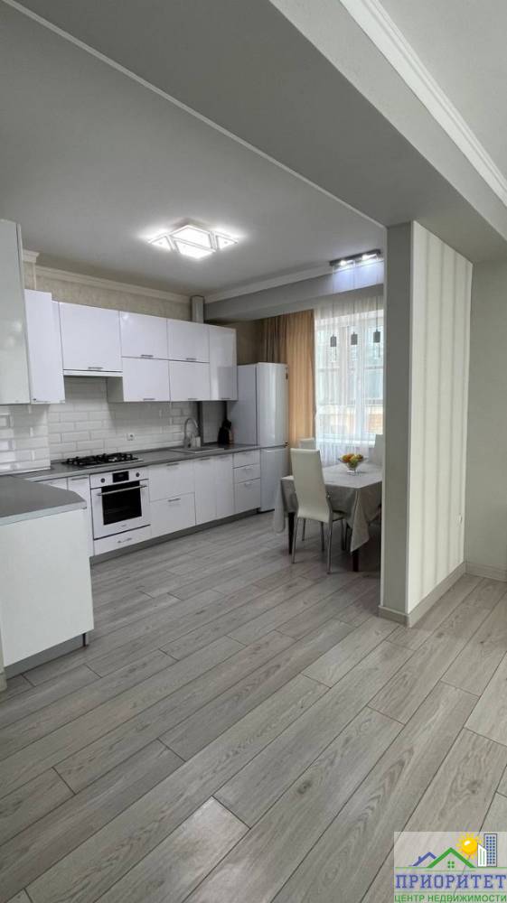 photo_5193204284160413719_y