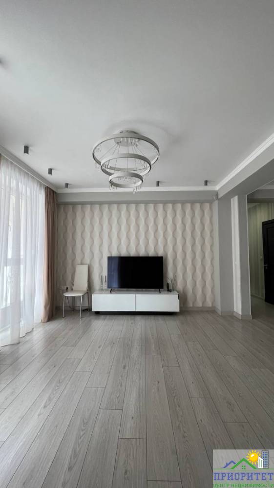 photo_5193204284160413725_y