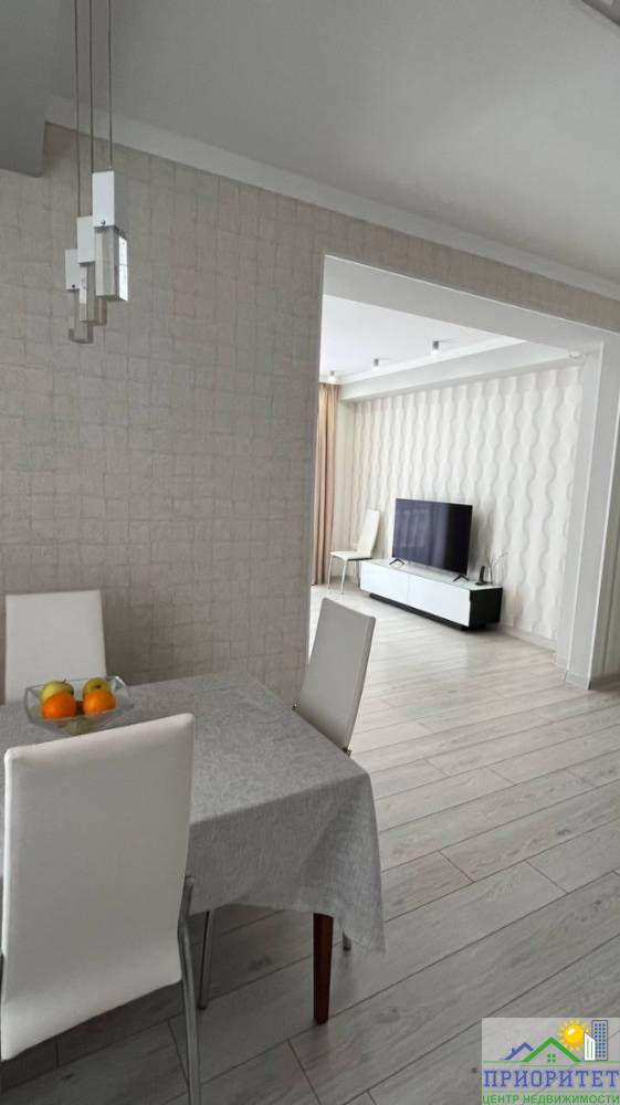 photo_5193204284160413722_y