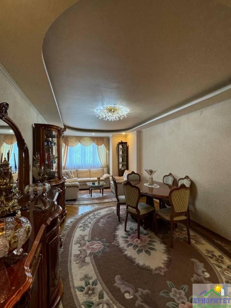 photo_5192730785490865040_y