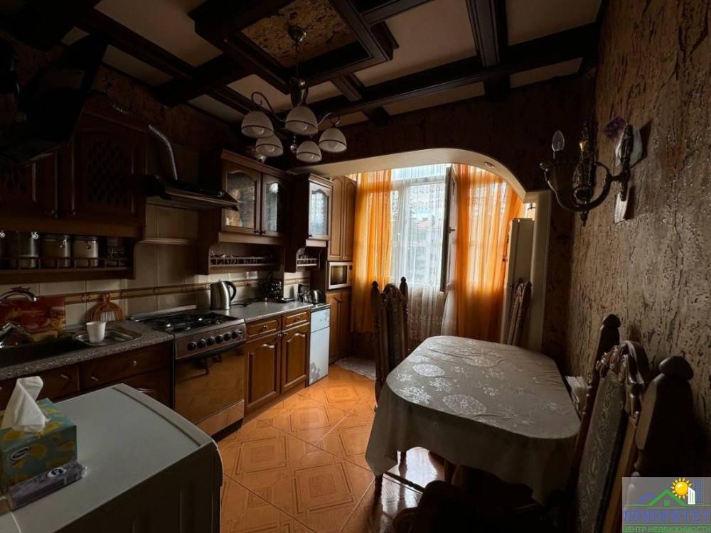 photo_5192730785490865067_y