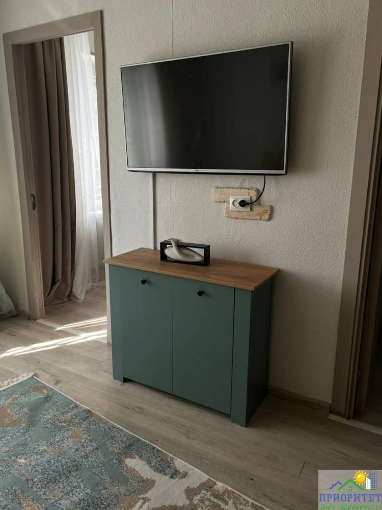 photo_5194921193042021515_y