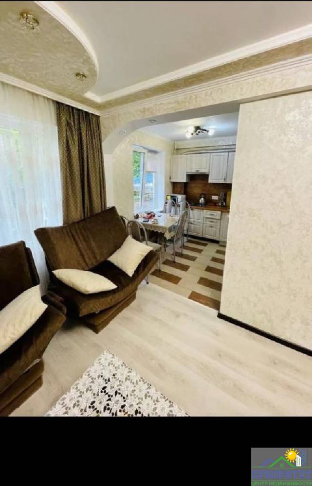 photo_5192669393228337172_y