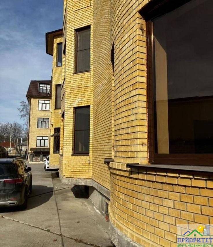 photo_5192902502578327316_y