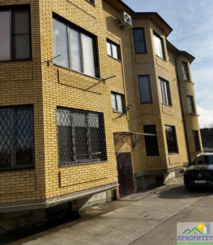 photo_5192902502578327313_y