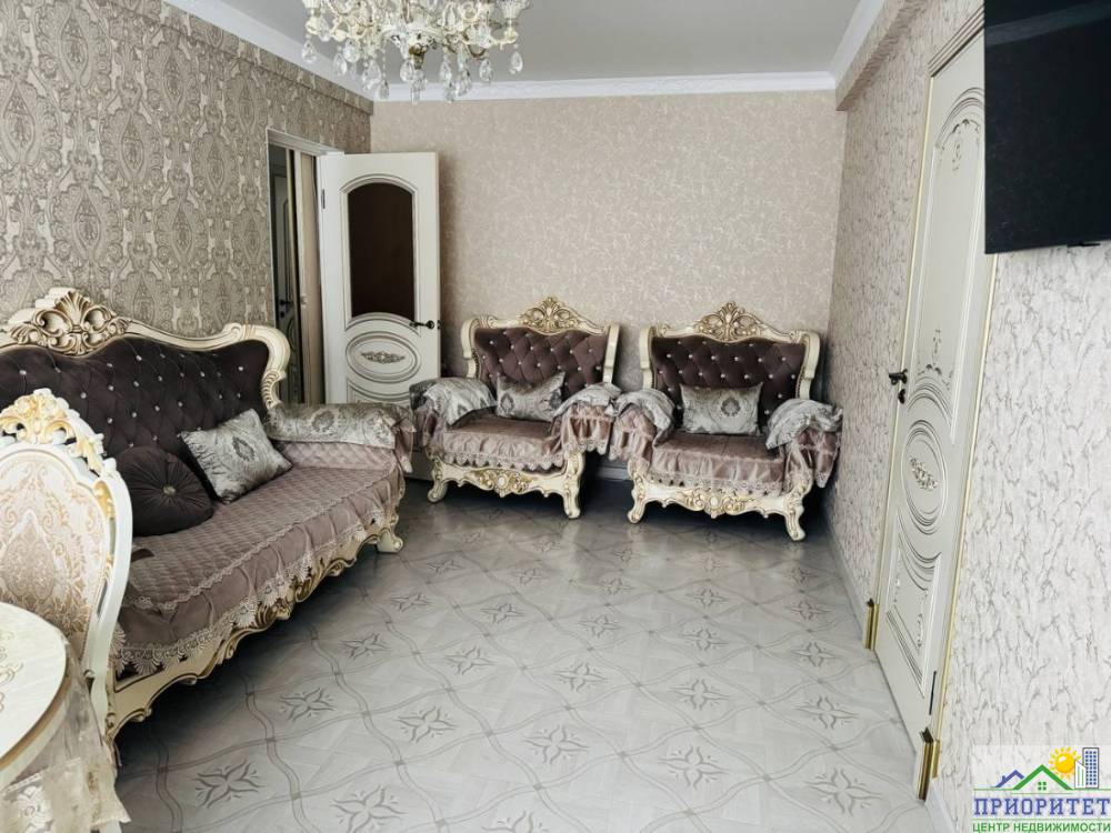 photo_5197360743056084623_y