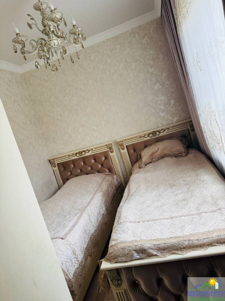 photo_5197360743056084629_y