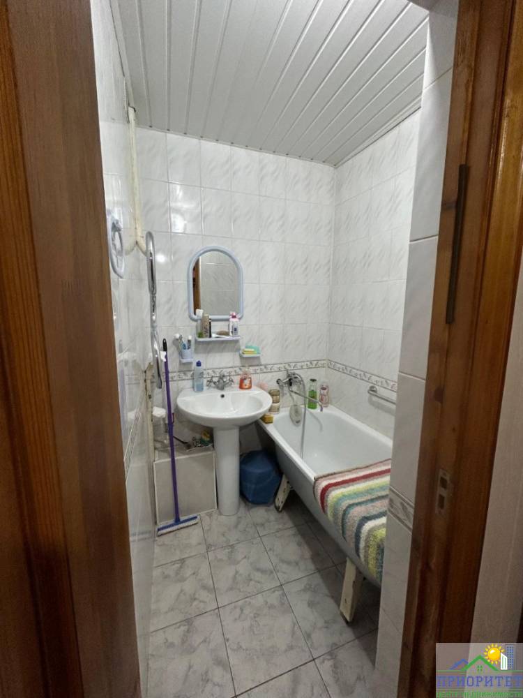 photo_5201768298624781533_y