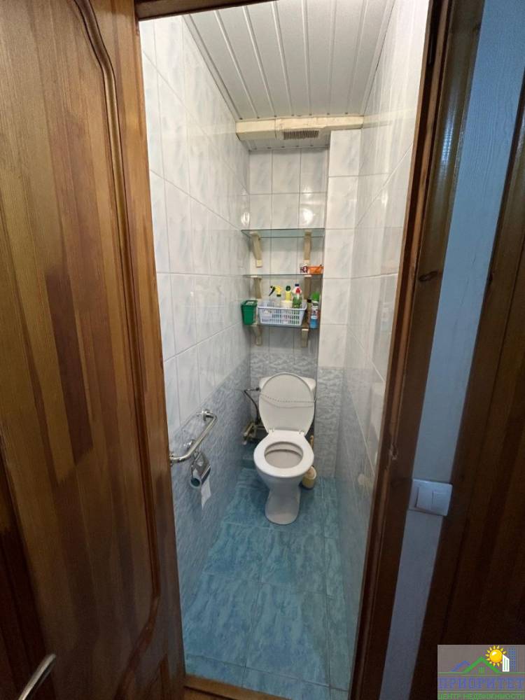 photo_5201768298624781535_y