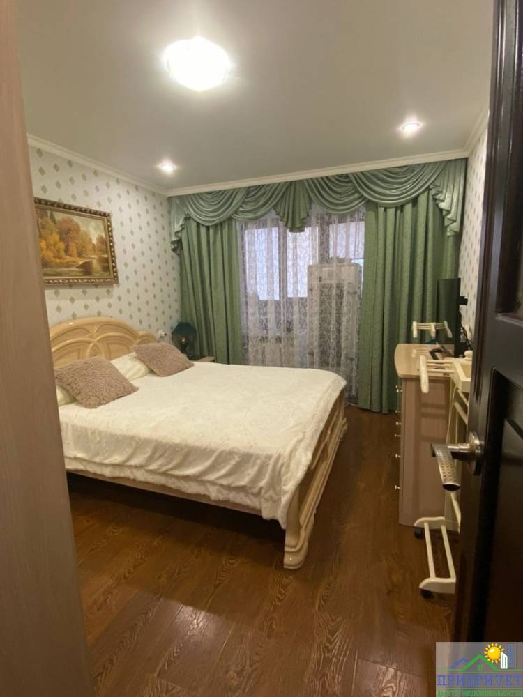 photo_5201849250168377012_y