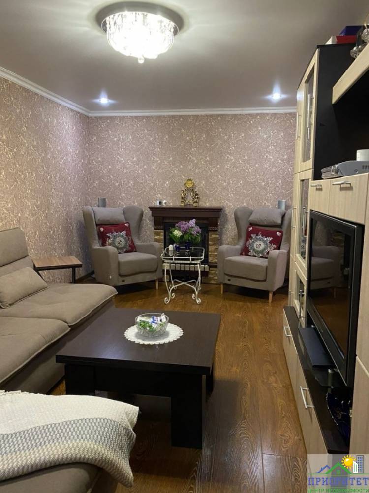 photo_5201849250168377013_y