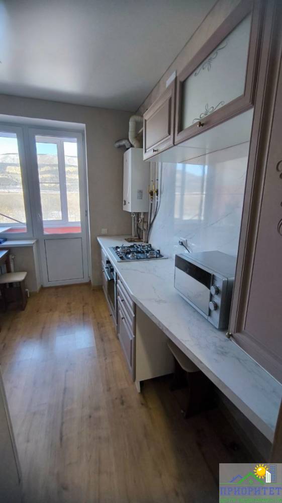 photo_5208726188593976847_y