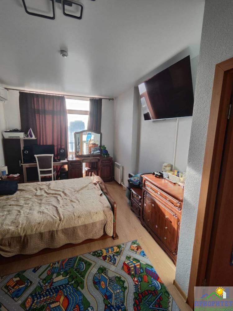 photo_5217963898743494338_y