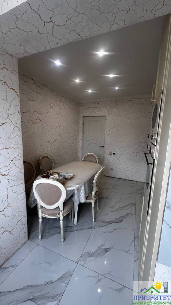 photo_5220022102906311450_y