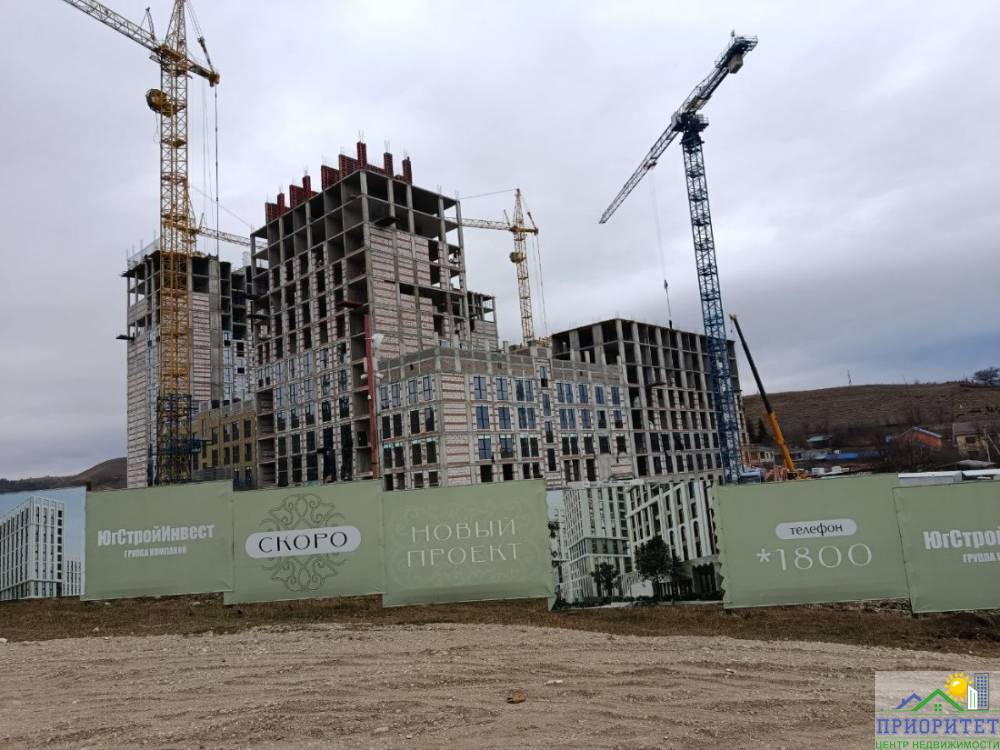 photo_5253516134781228801_y