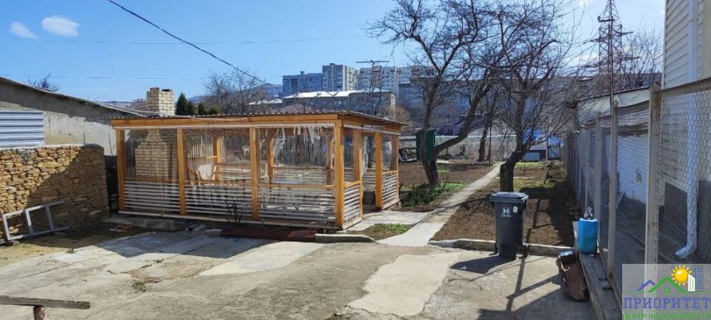 photo_5255759456329471950_y