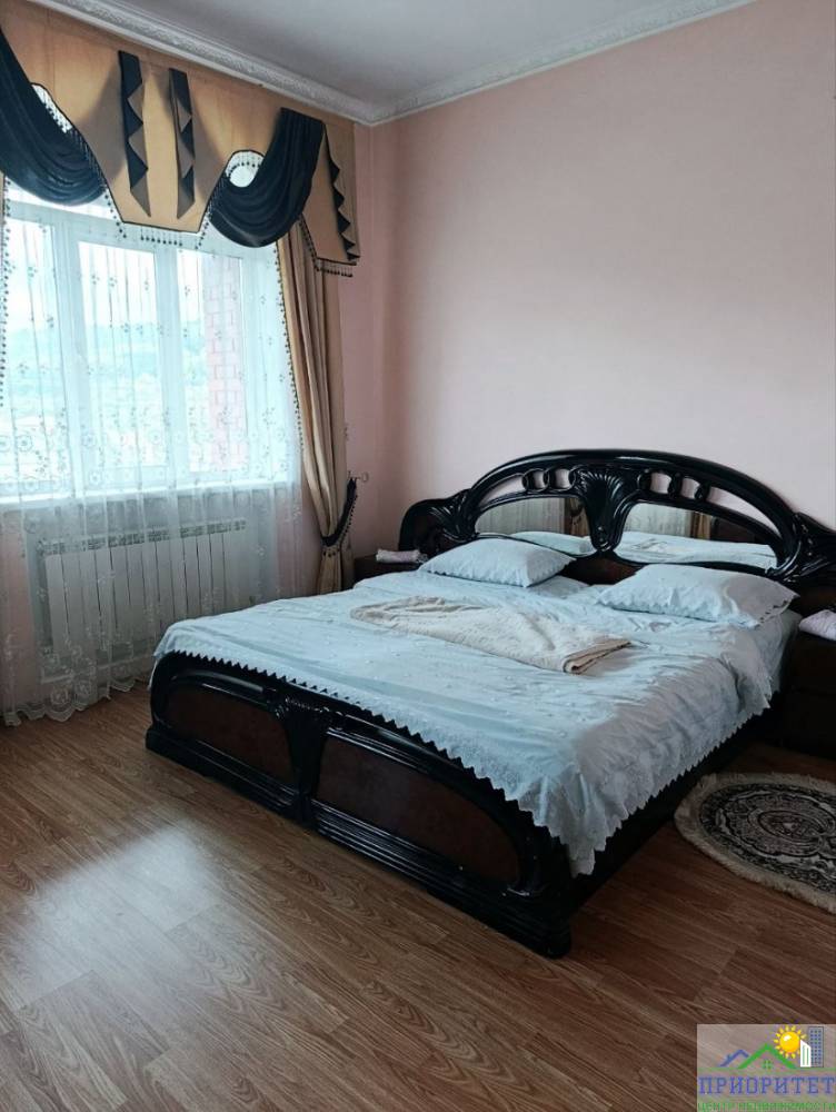 photo_5253602570998060625_y