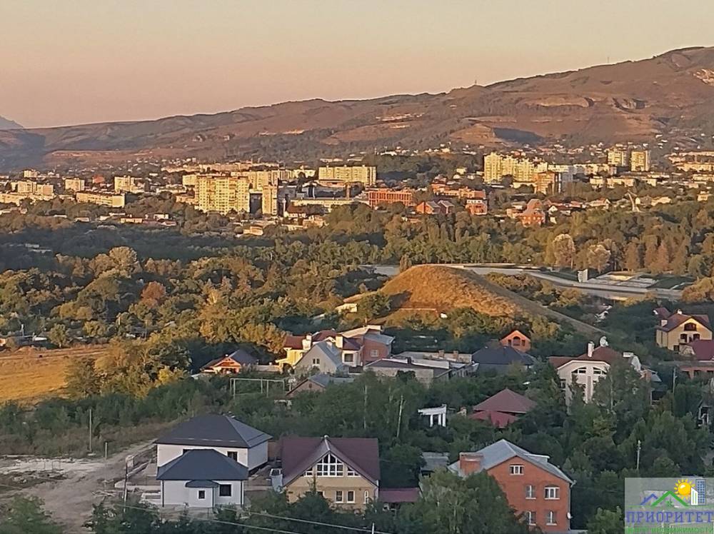 photo_5258284420358150634_y