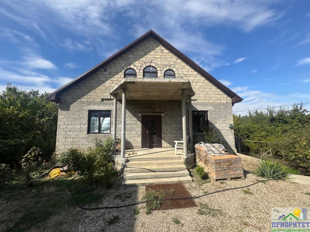 photo_5442663805847539223_y