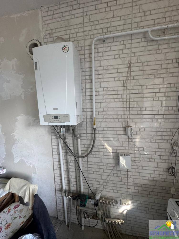 photo_5442663805847539202_y