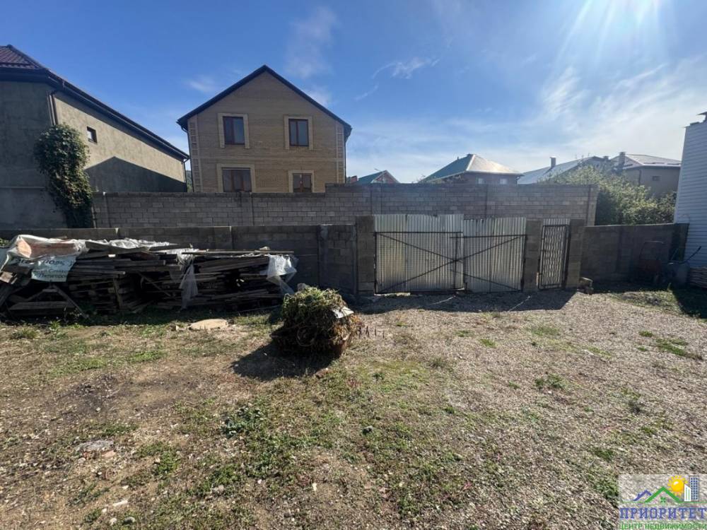 photo_5442663805847539199_y