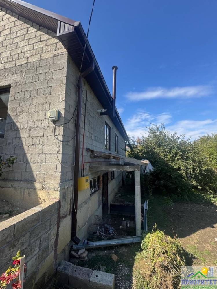 photo_5442663805847539225_y