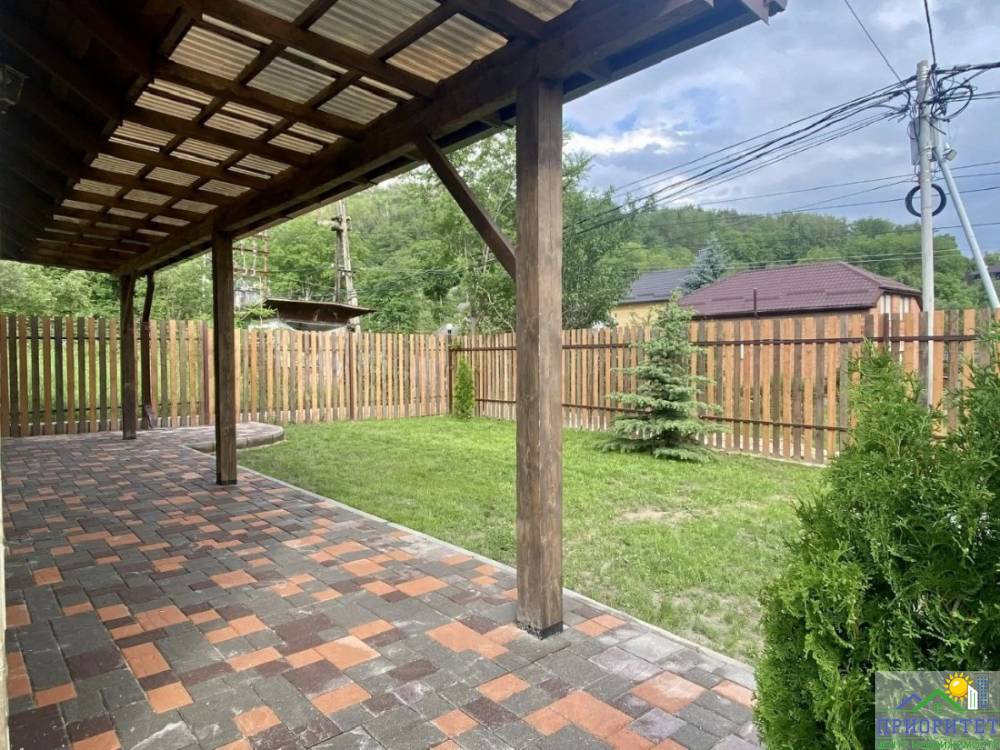 photo_5271857741079189718_y