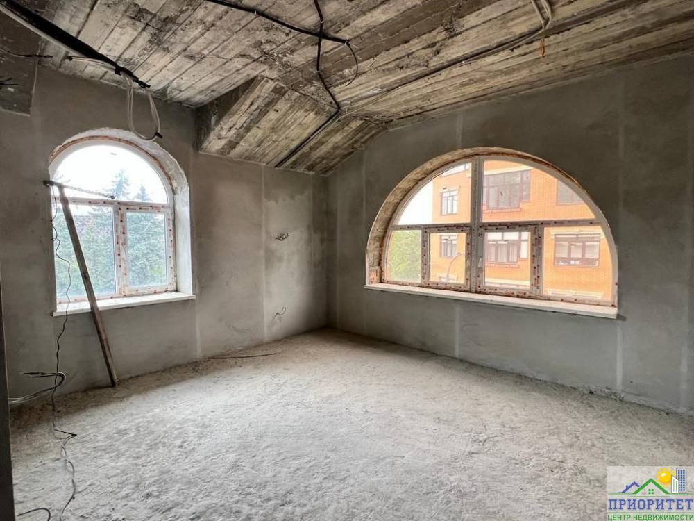 photo_5276346239601546745_y