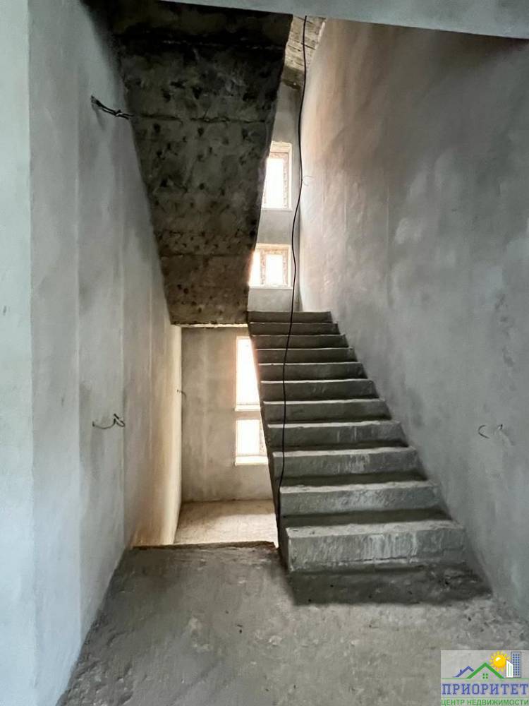 photo_5276346239601546744_y