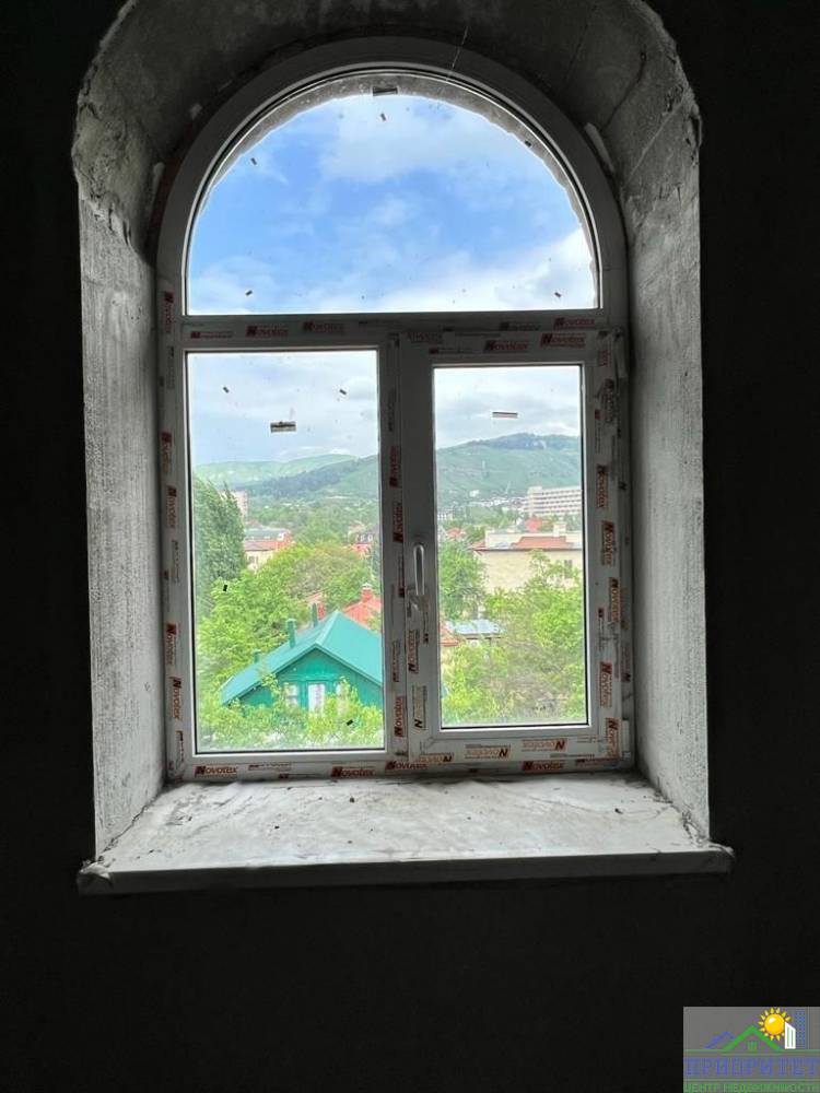 photo_5276346239601546747_y