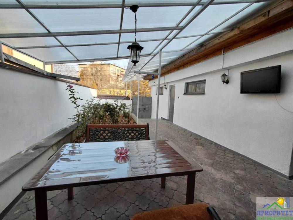 photo_5275988039329059724_y